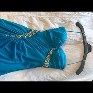 Faviana Prom Dress 💙